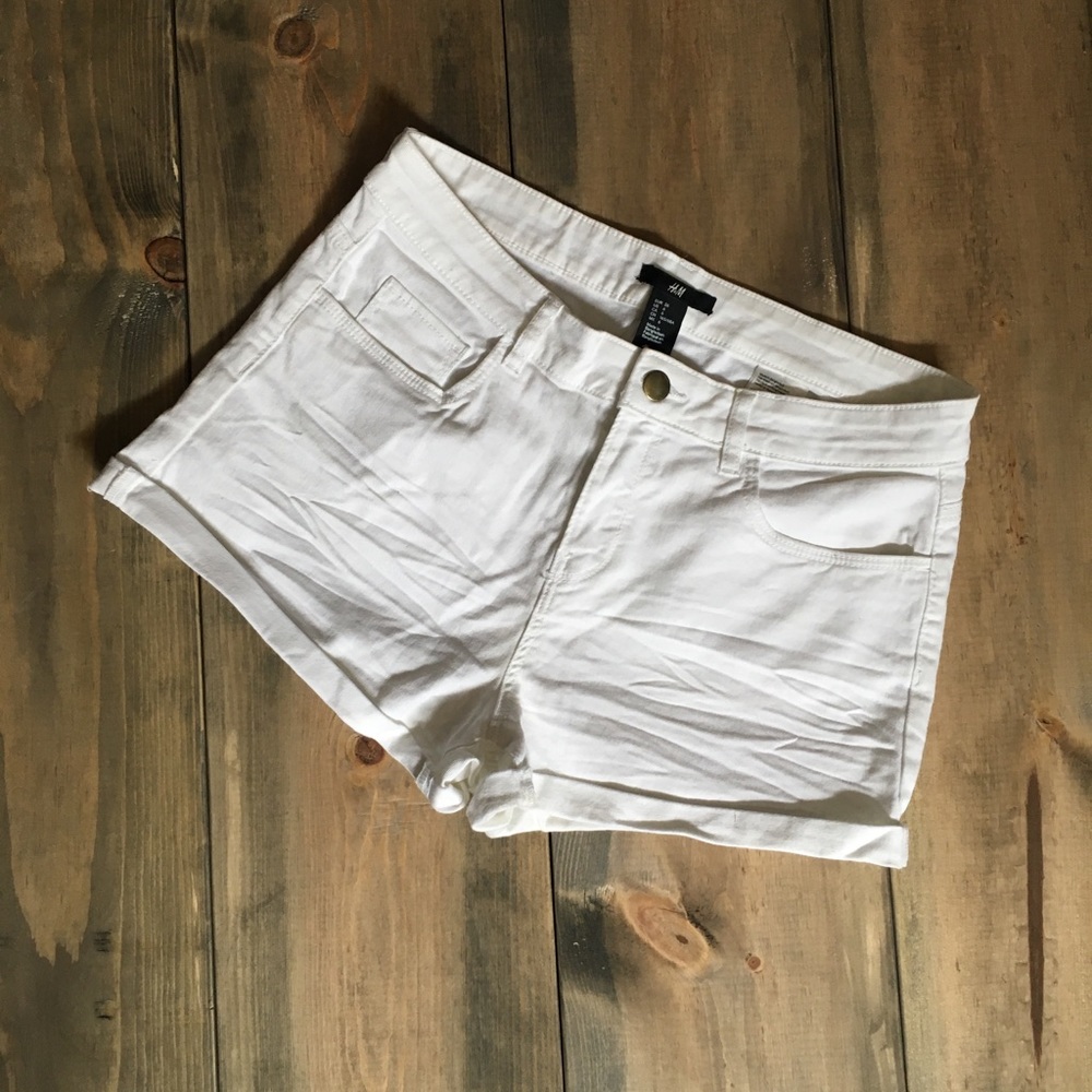 H&M white shorts